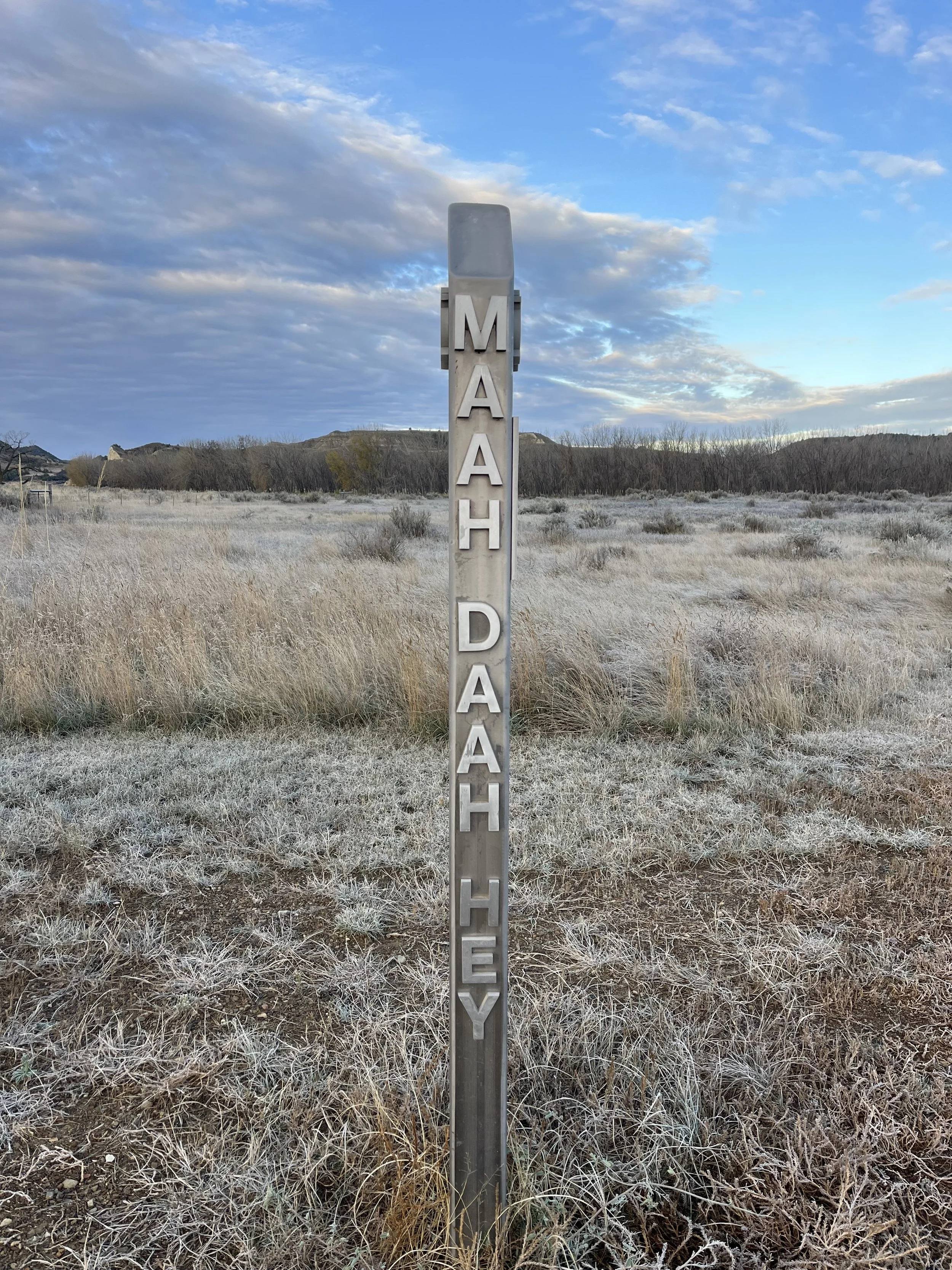 Maah Daah Hey Trail Sign Post.jpg